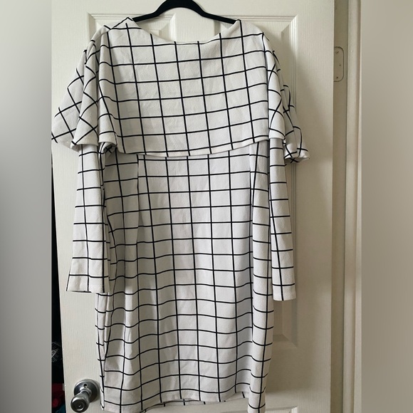 SHEIN - BLACK AND WHITE DRESS - Picture 1 of 11